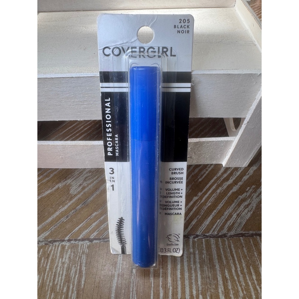Covergirl Professional 3-in-1 Mascara 205 Black Noir Curved Brush 0.3 fl oz NEW